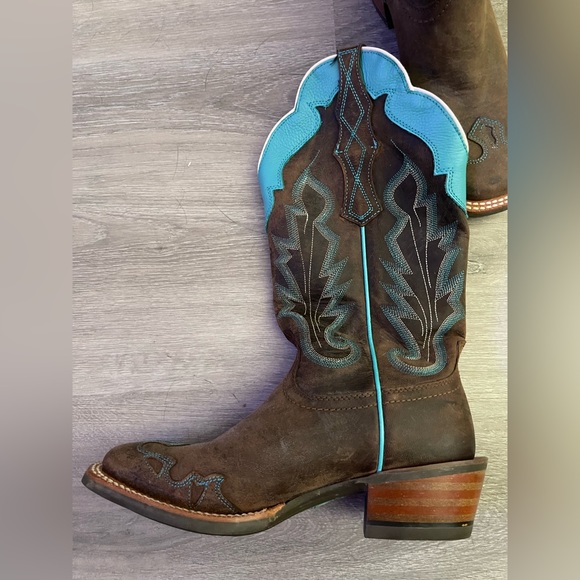 Ariat Western boots size 6.5 - Picture 1 of 11